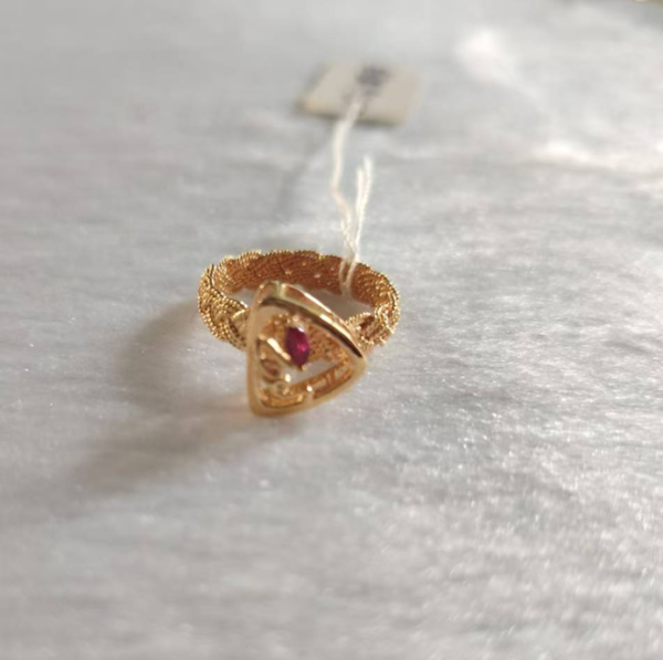 LUOGA "Woven Time" 18K Gold Ring with Natural Ruby | Hand-Carved Series